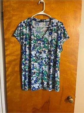 Jones New York Blue & Green Floral V-Neck Tee